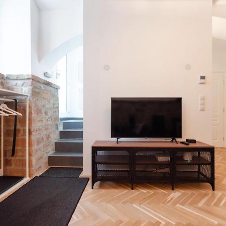 Der Fuchsbau - Neu, Kuschelig Und Zentral Im Gruenen Apartment Vienna Exterior photo